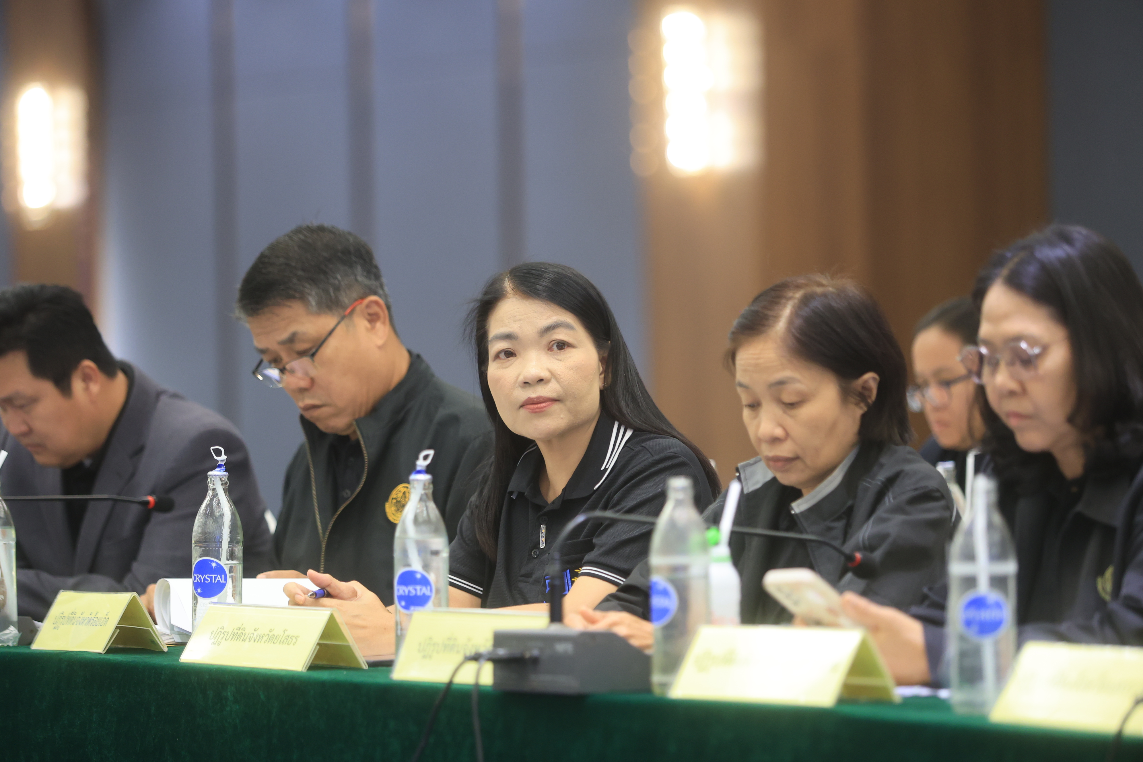 title - เลขาฯ ส.ป.ก. ประชุมเข้ม! 